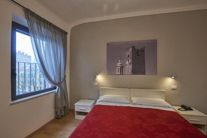 Hotel Due Guerrieri Mantova Esterno foto
